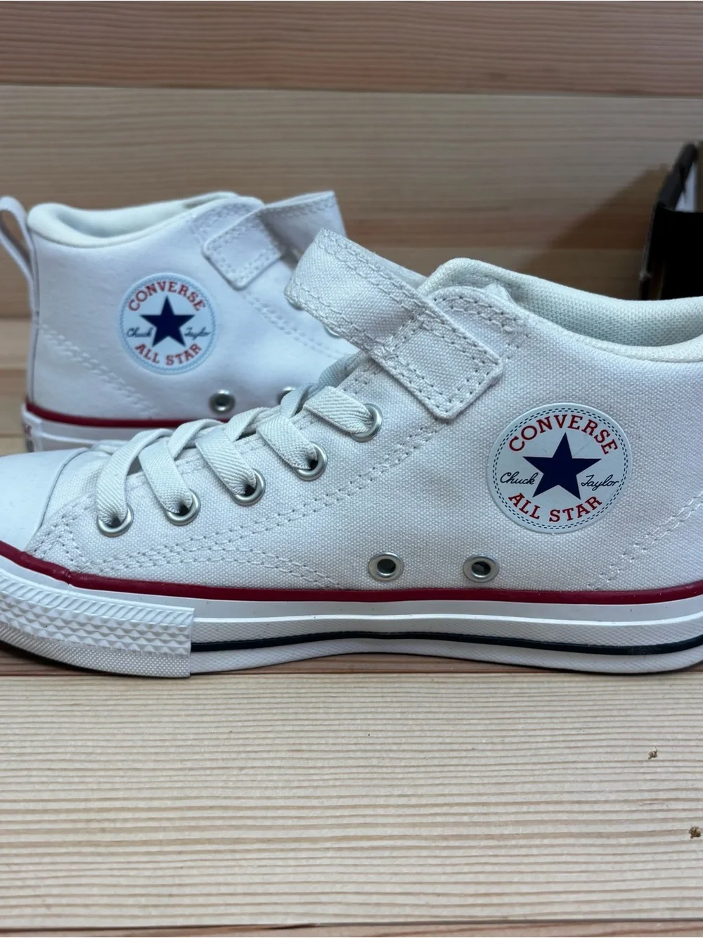 Converse‎ Chuck Taylor All Star Mid Malden Street Kids Sneakers Sz 2 Y White